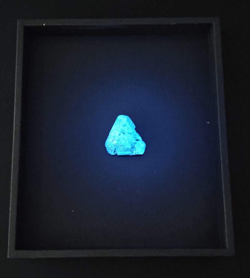 BENITOITE CRYSTAL TRIANGLE SPECIMEN " GIANT " - Image 4