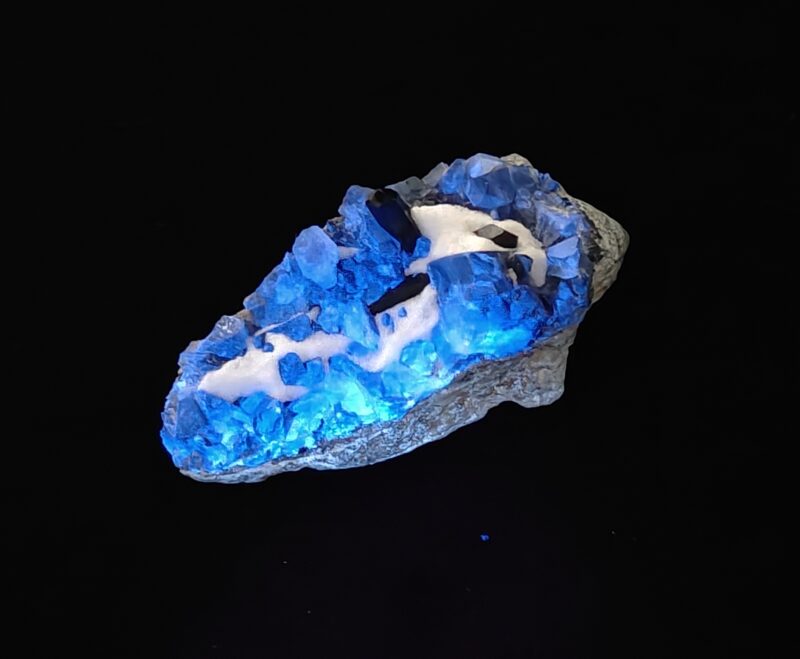 Benitoite Neptunite Crystal Rare Specimen - Image 5