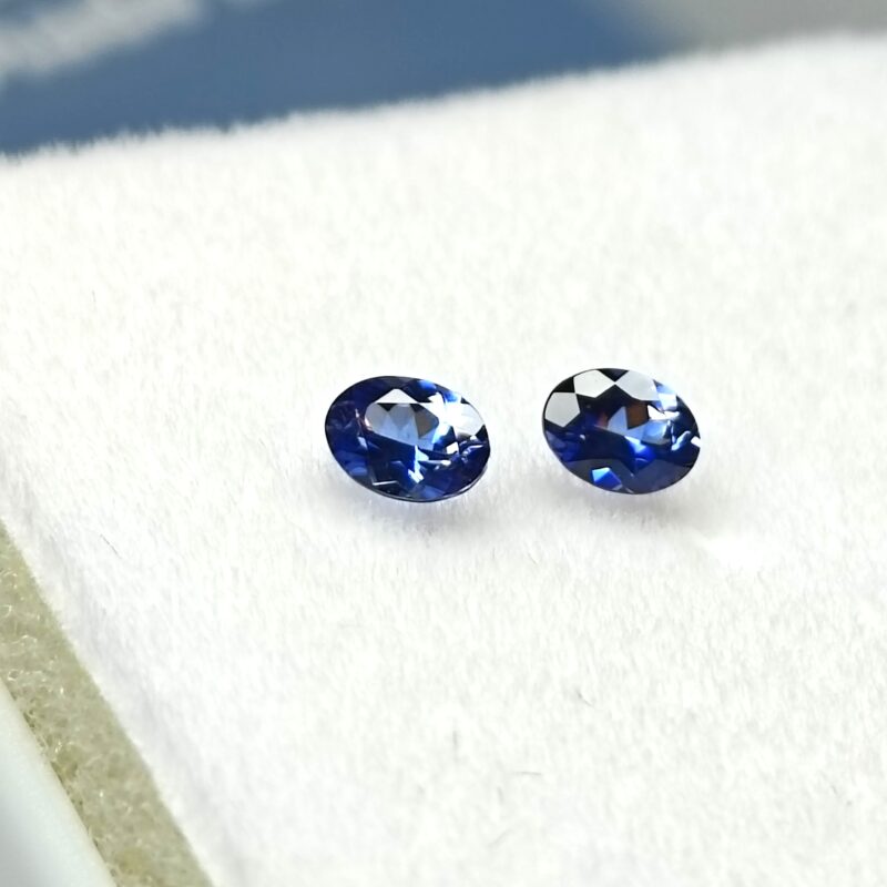 Benitoite .32 CTW. Matching Pair Oval Cut - Image 6