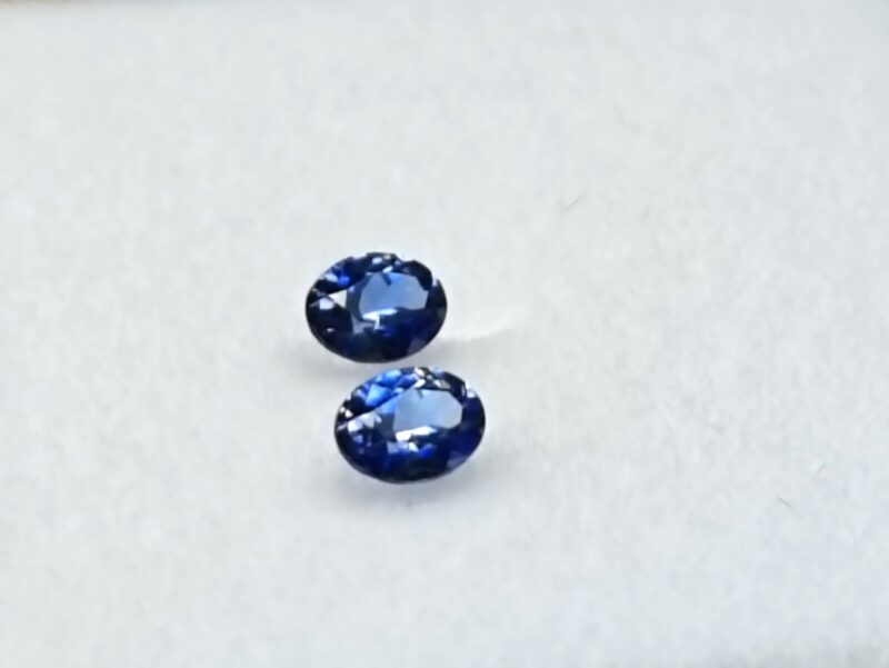 Benitoite .32 CTW. Matching Pair Oval Cut - Image 4