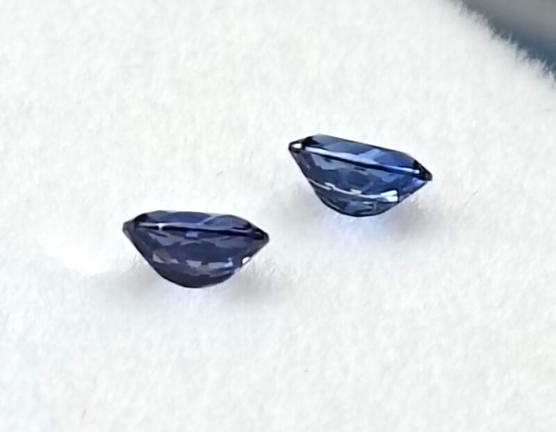 Benitoite .32 CTW. Matching Pair Oval Cut - Image 5